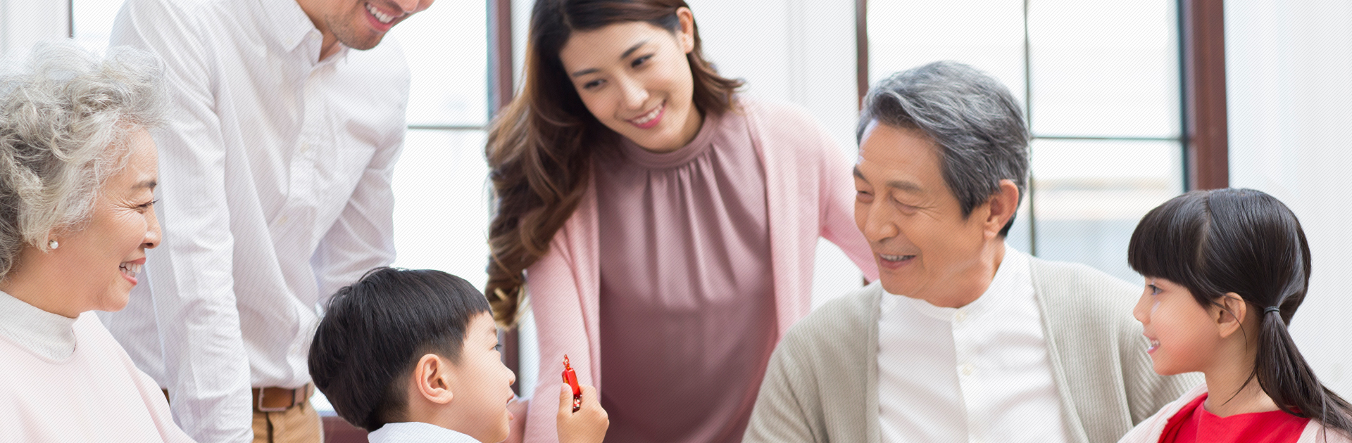 <i>내과진료까지 한번에</i><strong>IMC 내과병원</strong><p>온 가족이 이용하실수 있는<br>내과가 개설되어 있습니다</p>